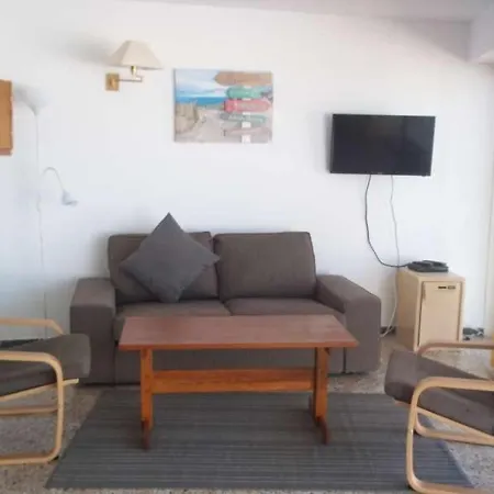 Sleeps 6 Wifi * Famara