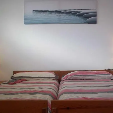 Sleeps 6 Wifi Holiday home *