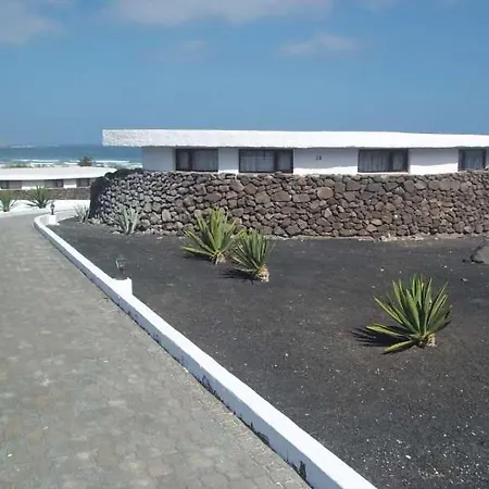 Sleeps 6 Wifi Famara