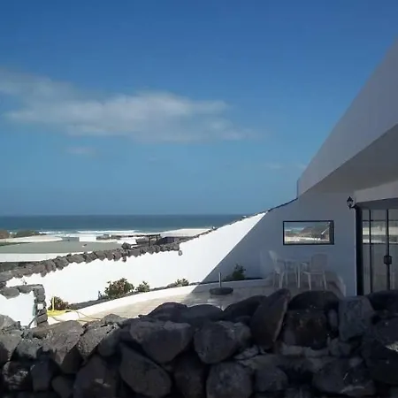 Sleeps 6 Wifi * Famara
