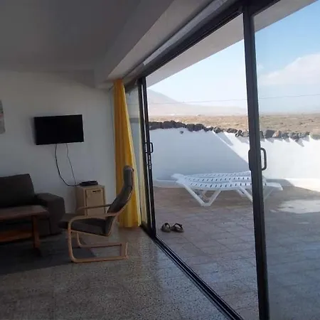 Holiday home Sleeps 6 Wifi *