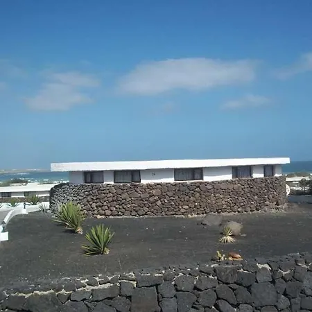 Holiday home Sleeps 6 Wifi Famara