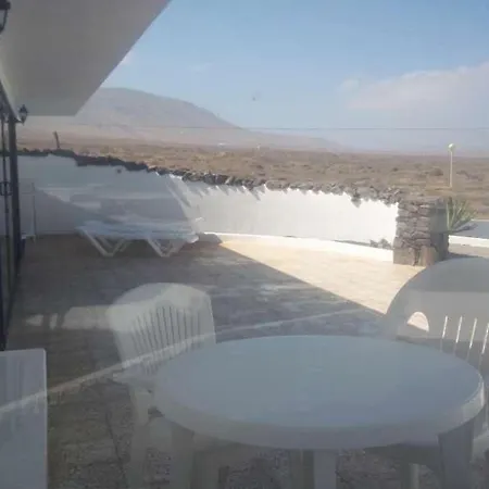 Holiday home Sleeps 6 Wifi *