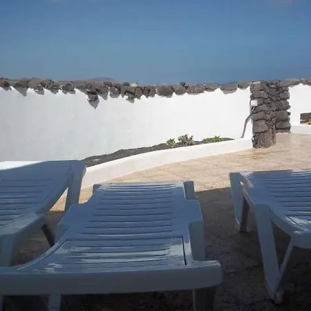 Sleeps 6 Wifi Famara